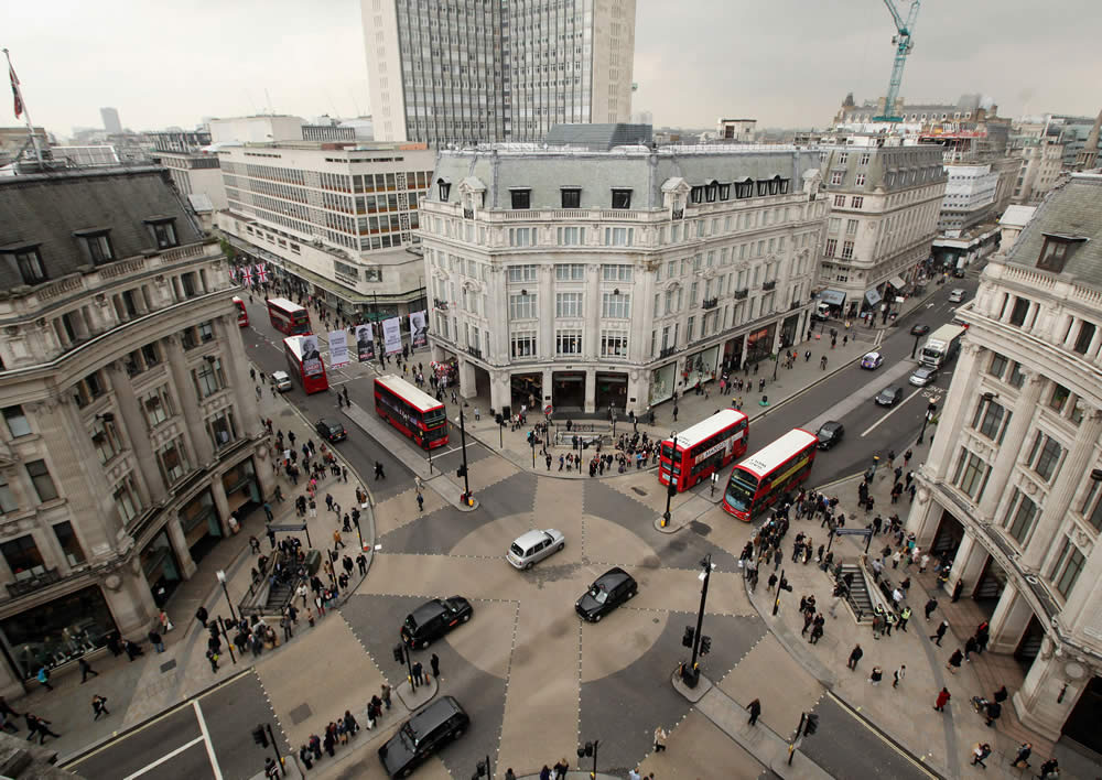 Plans unveiled to pedestrianise London's Oxford Street in 2018